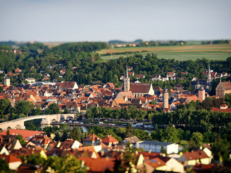 Glasfaser-Anschlüsse für 1300 Haushalte in Ochsenfurt